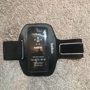 Tech sports arm band